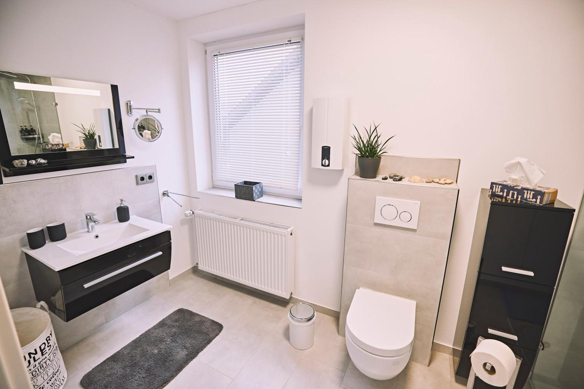 Bildstein'S "Kathmandu" Appartement Langenfeld  Buitenkant foto